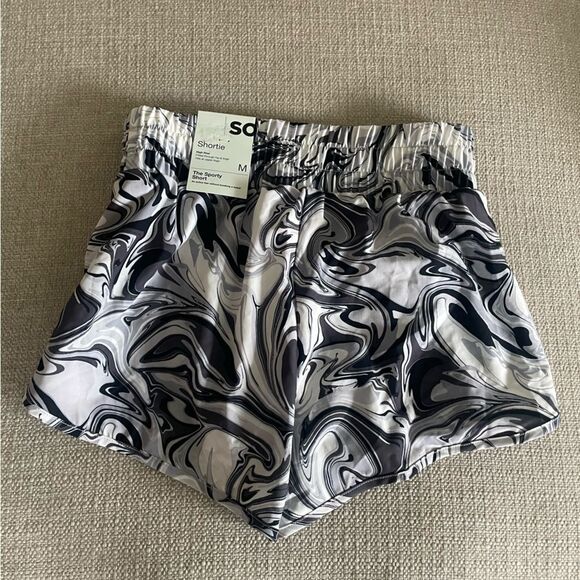 NWT SO Size Medium Shortie High Rise The Sporty Short Swirl of grays and white - Picture 2 of 7